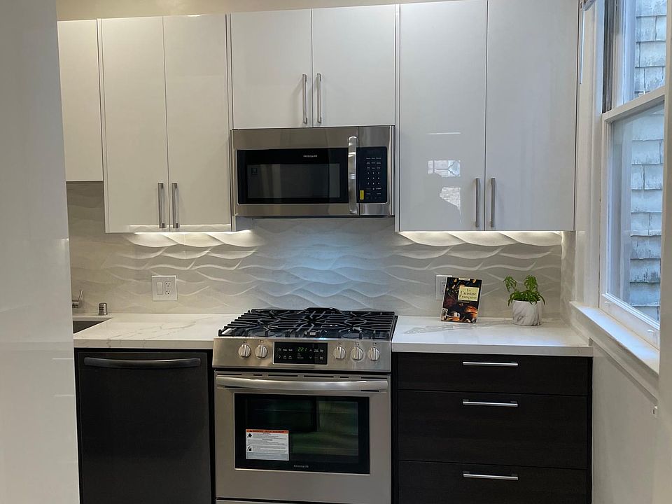 1st image of 2785 Green St APT 4