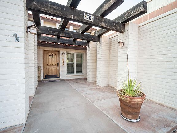 2nd image of 705 Patio Feliz Ln