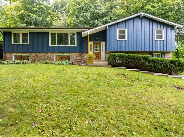 107 Parkway DRIVE, Slinger, WI 53086