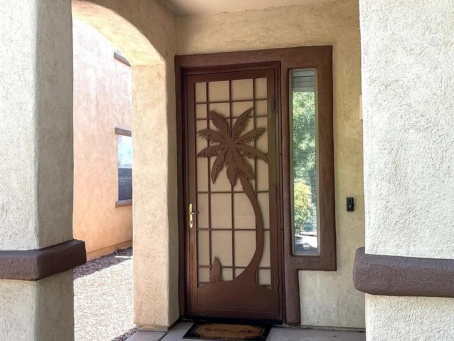 5 bed, 2380 sqft, $1,999 — Photo 4