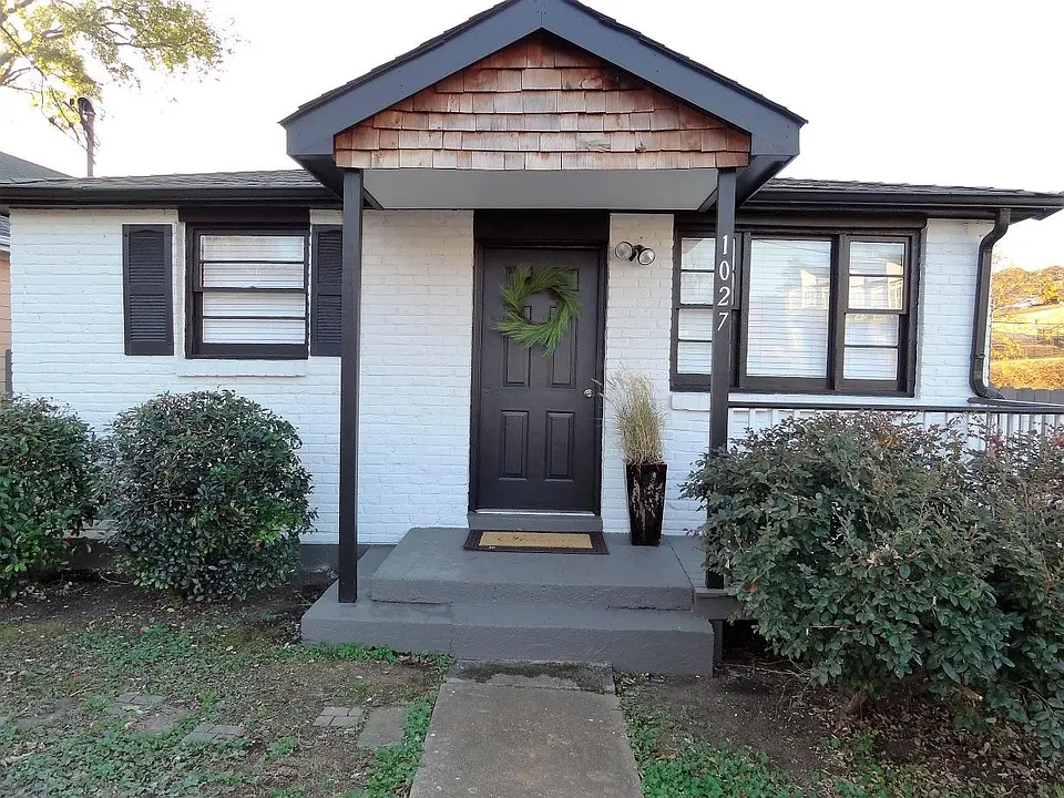 1027 Wade Ave