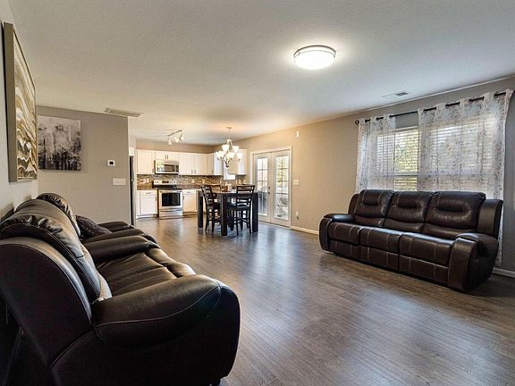 5th image of 5211 Merlin Dr