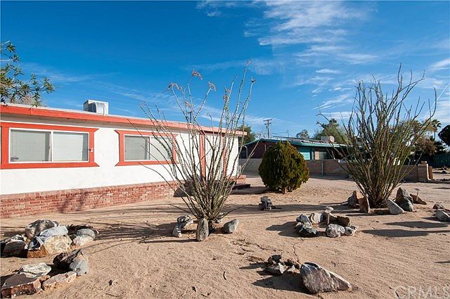 1st image of 72210 Sunnyslope Dr