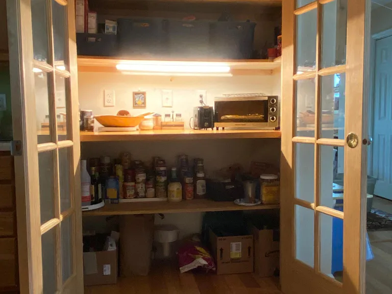 Kitchen pantry