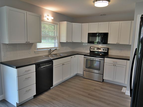 4th image of 10213 Wheeling Ave