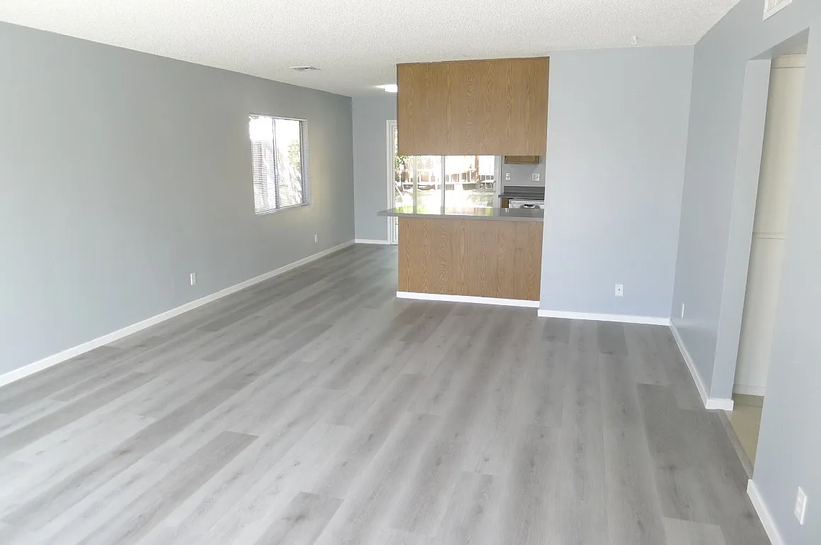 2 bed, 920 sqft, $2,500 — Photo 3