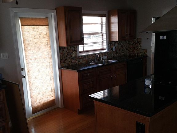 4th image of 2217 Hibiscus St