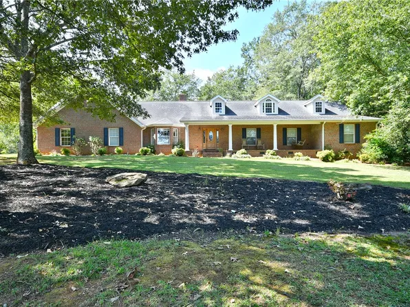 400 Dove Hill Cir, Easley, SC 29640