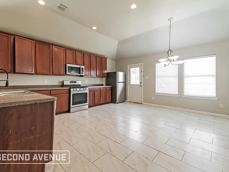 2121 Juniper Dr — Photo 6