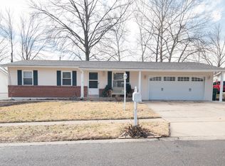 466 Burncoate Dr, Saint Louis, MO 63129
