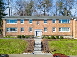 76 Heritage Hill Rd APT C, New Canaan, CT 06840