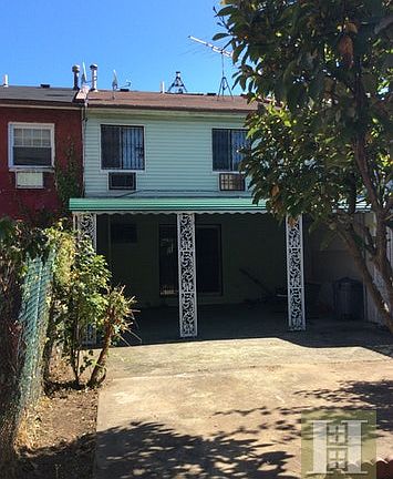 4th image of 2153 1/2 Mapes Ave