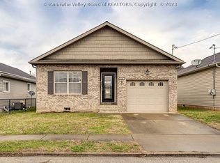 1226 Lightner Ave, Dunbar, WV 25064