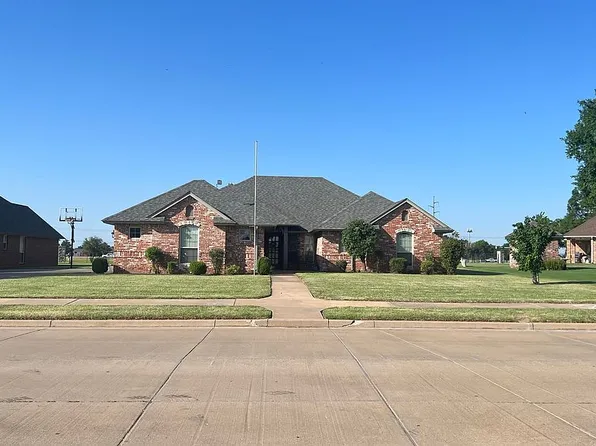 5209 Deerfield Ave, Enid, OK 73703