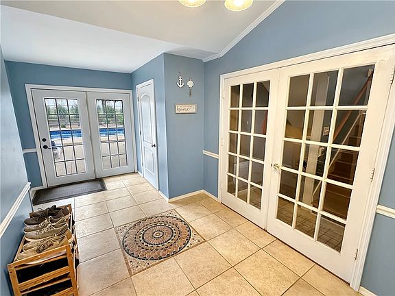 4th image of 1109 Stinson Ave
