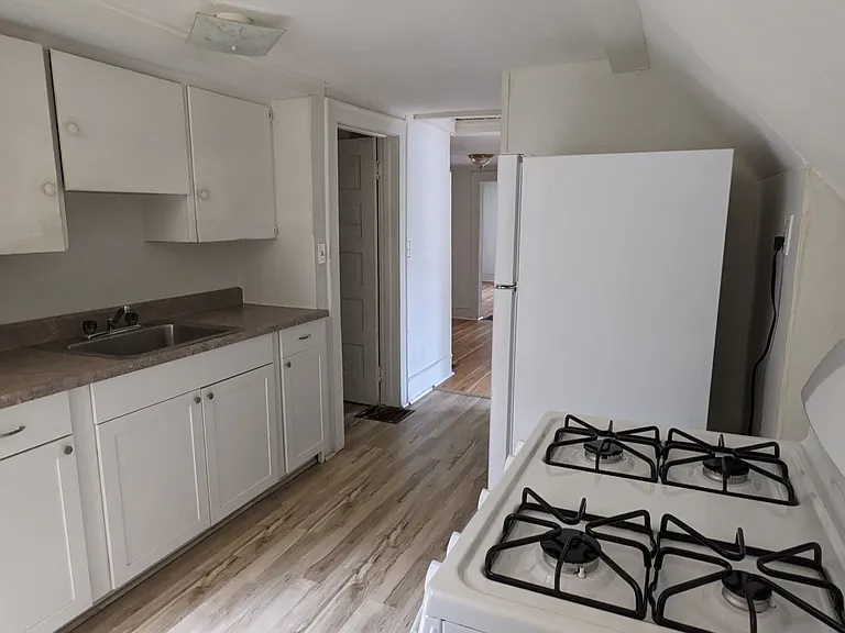 121 E Holbrook Ave — Photo 7