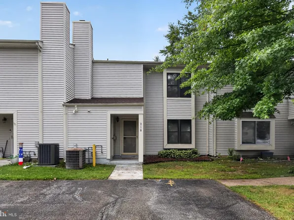 218 Deer Park Ct, Marlton, NJ 08053