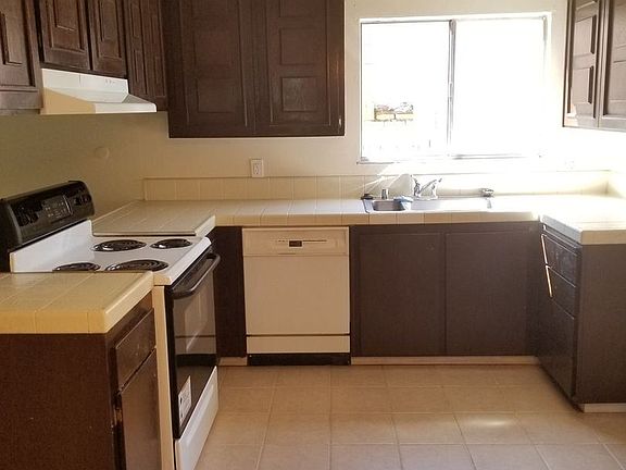 2nd image of 62 Ardsley Cir