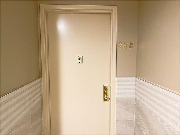 3rd image of 4515 82nd St #E3b