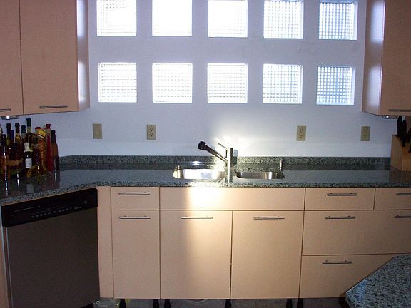 new kitchen w/SS appl