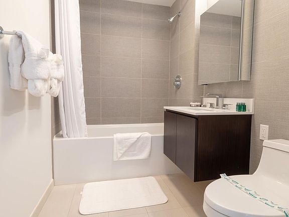 4th image of 232 7th Ave #402