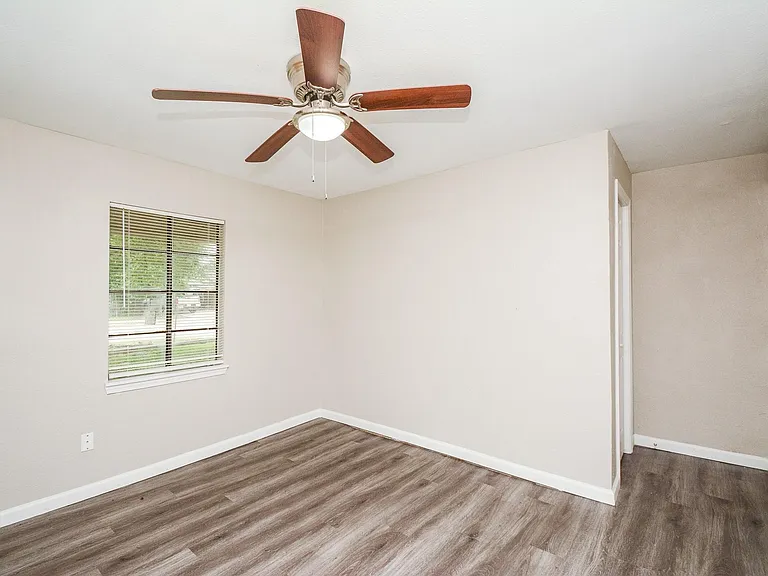 713 Wafer St — Photo 12