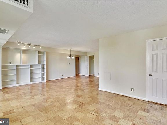 5th image of 4601 N Park Ave APT 814P