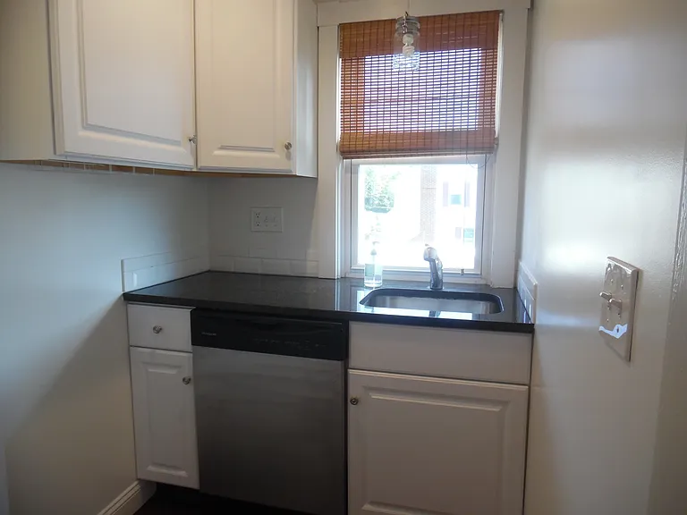 51 Union St #2 — Photo 3