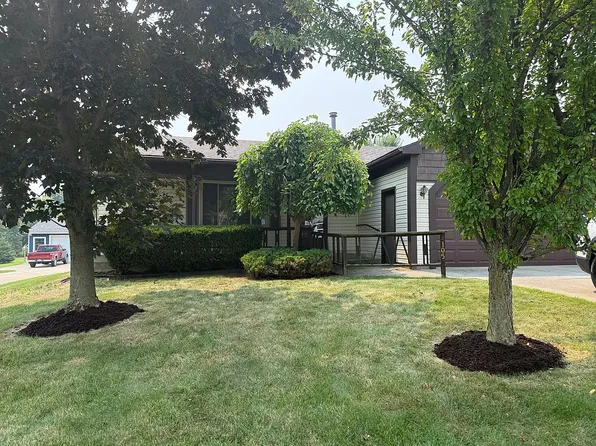 4105 Violet Ave, Saint Clair, MI 48079