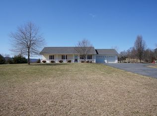 556 Deerfield Rd, Troutville, VA 24175