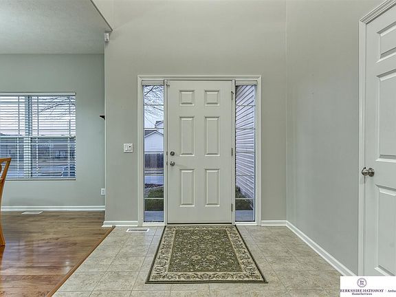 4th image of 16209 Birch Ave