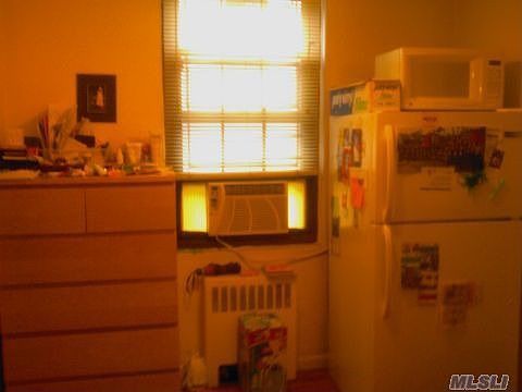 4th image of 7011 Park Dr E