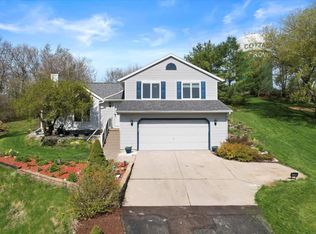 733 Willow Run St, Cottage Grove, WI 53527