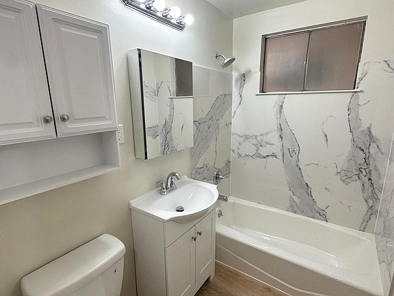 5th image of 2609 Judah St #18