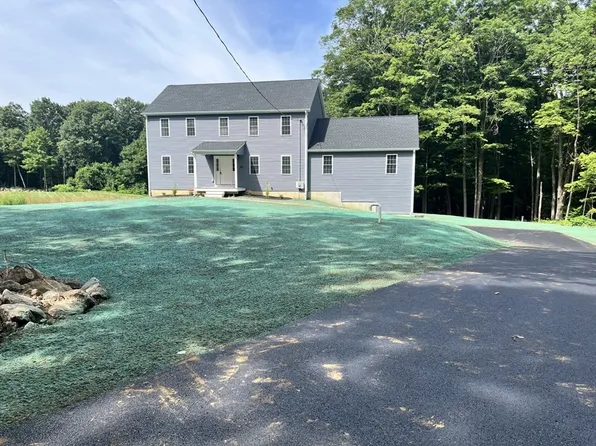 60 Walnut St, Rutland, MA 01543