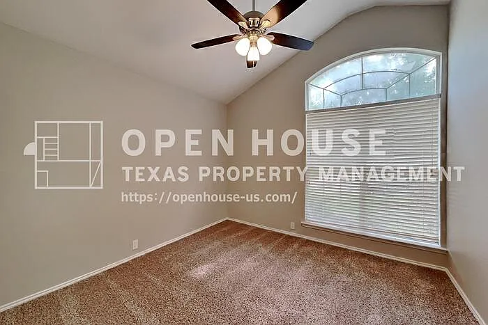 2906 Saint Vincent Dr — Photo 14