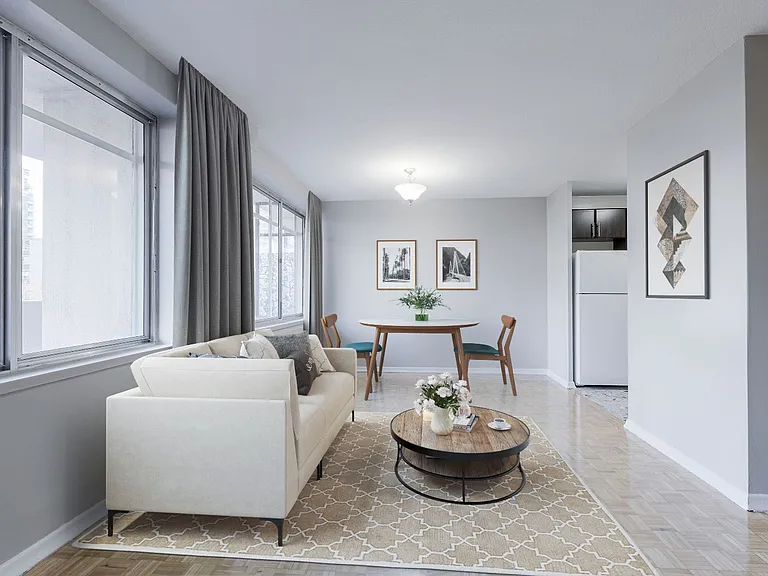 100 Roehampton Ave — Photo 11