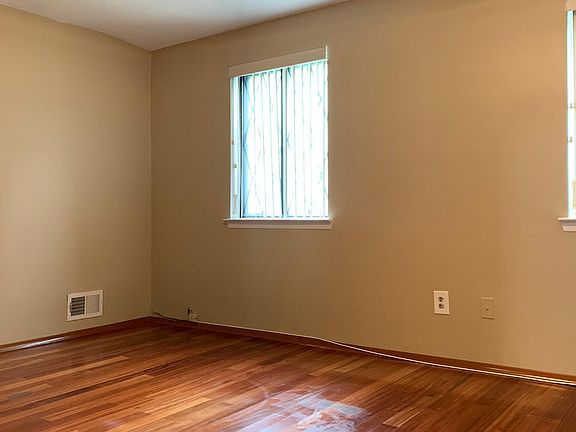 5th image of 30 Darcey Ave #1