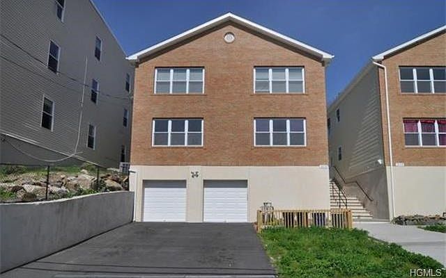 1st image of 215 Sommerville Pl
