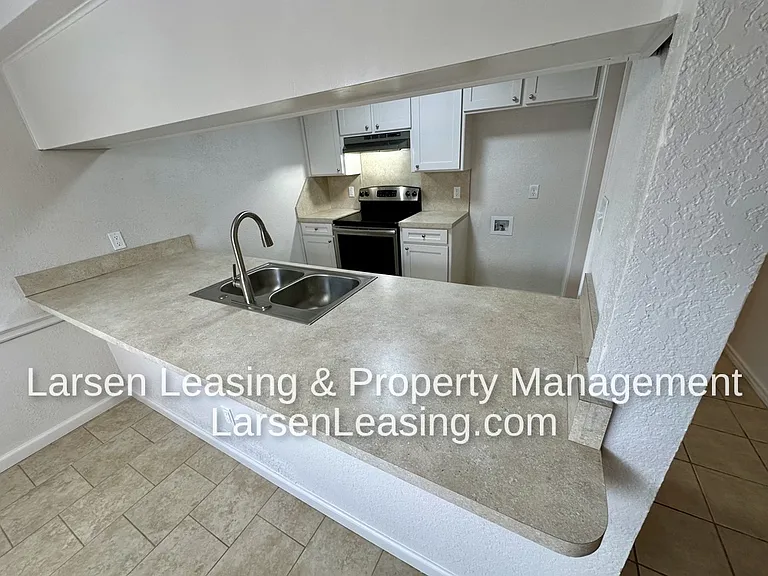 223 Mountainview Dr — Photo 4