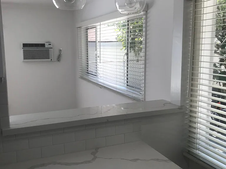 1417 S Fairfax Ave #4 — Photo 9