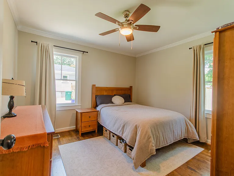 1031 Dell Ave SE — Photo 18