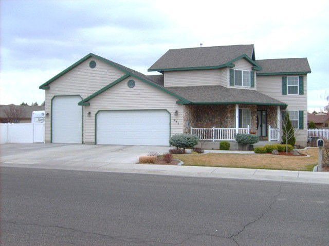 1st image of 641 White Pine Dr