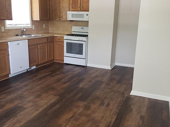 3rd image of 3791 Huntmere Ave