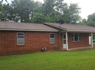 104 E Brown St, Paris, AR 72855
