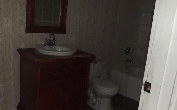 3rd image of 4229 NE Washington Pike
