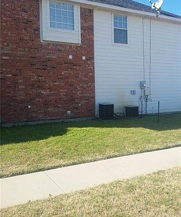 5th image of 4305 Lansbury Ln
