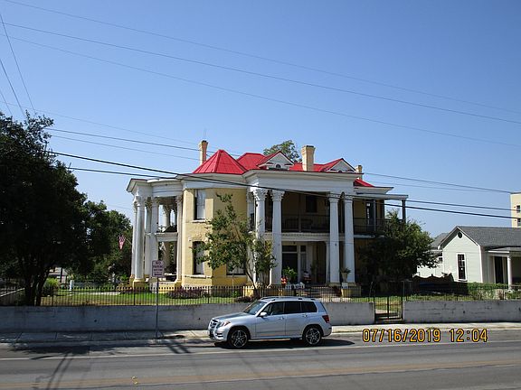 2nd image of 724 Nolan St