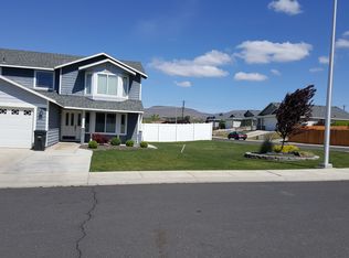 207 Darland Ave, Moxee, WA 98936