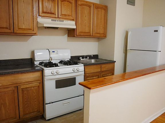 3rd image of 70-35 Broadway APT B2